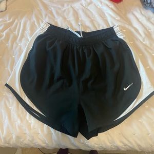 SIZE M NIKE SHORTS- PERFECT CONDITION!